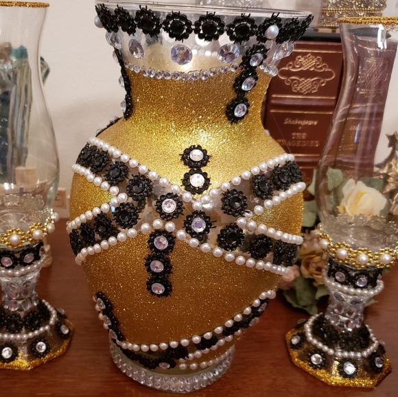 Handcrafted Vase Set - Picture 2 of 2